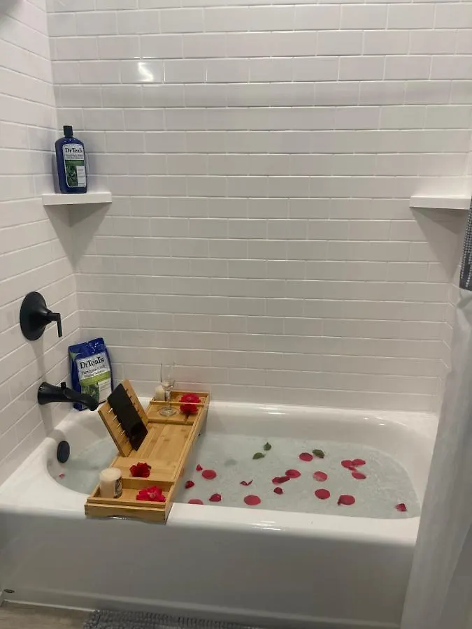 The Creamstone Apartment Columbus United States